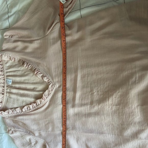 ๐ 3 for $45 Old Navy Pink Ruffle Neck Top EUC Size L - Picture 8 of 15
